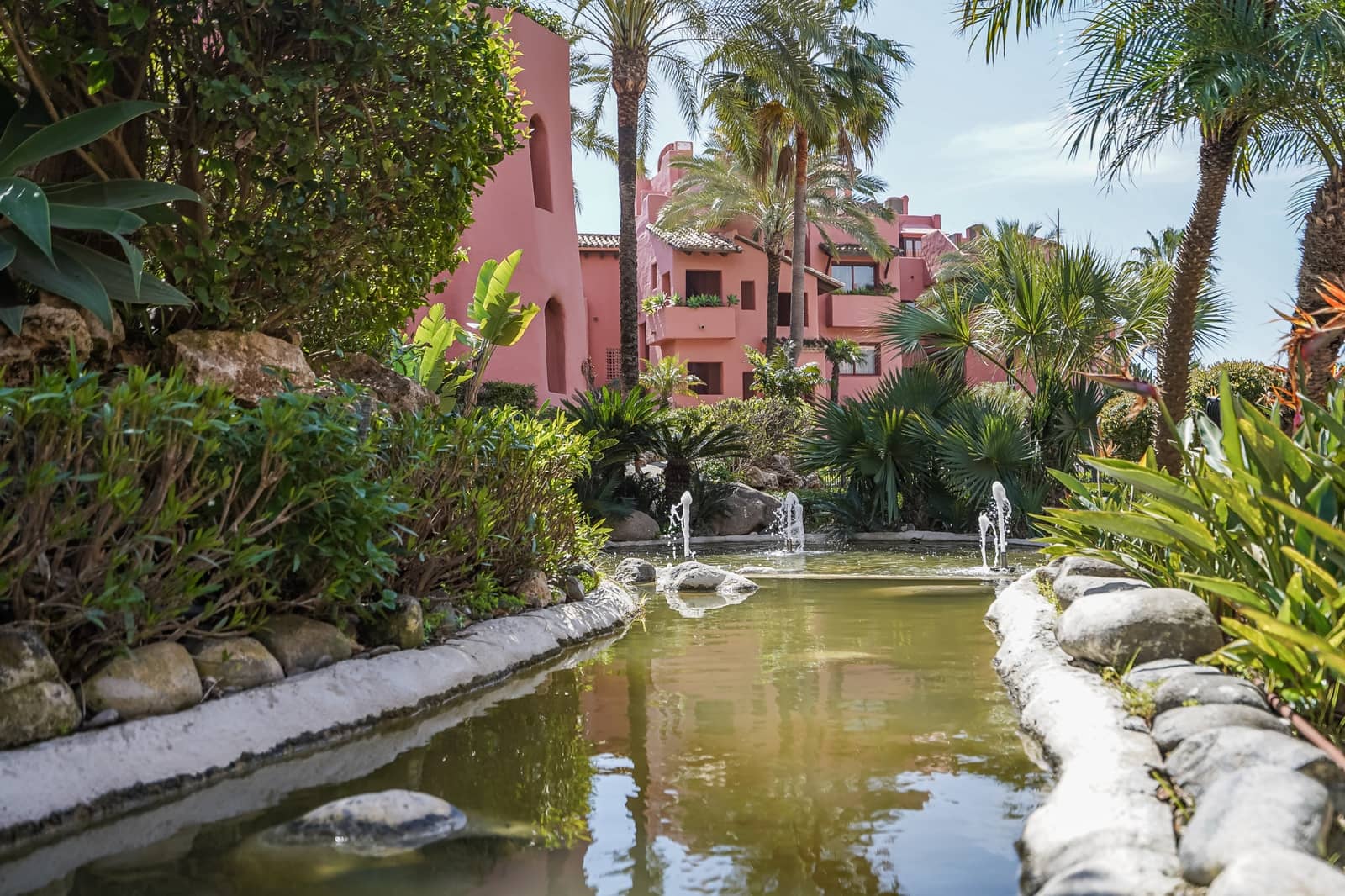 3 bedroom Penthouse for sale in Estepona with pool garage - € 1,825,000 (Ref: 8894559)