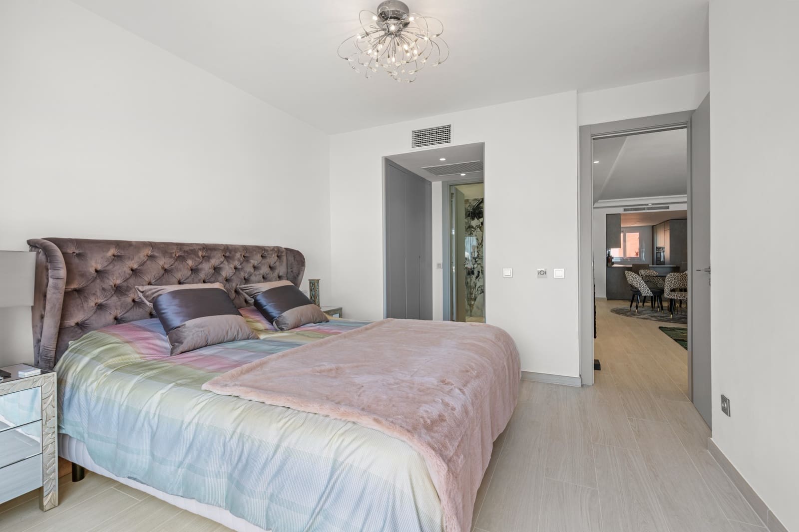 3 bedroom Penthouse for sale in Estepona with pool garage - € 1,825,000 (Ref: 8894559)