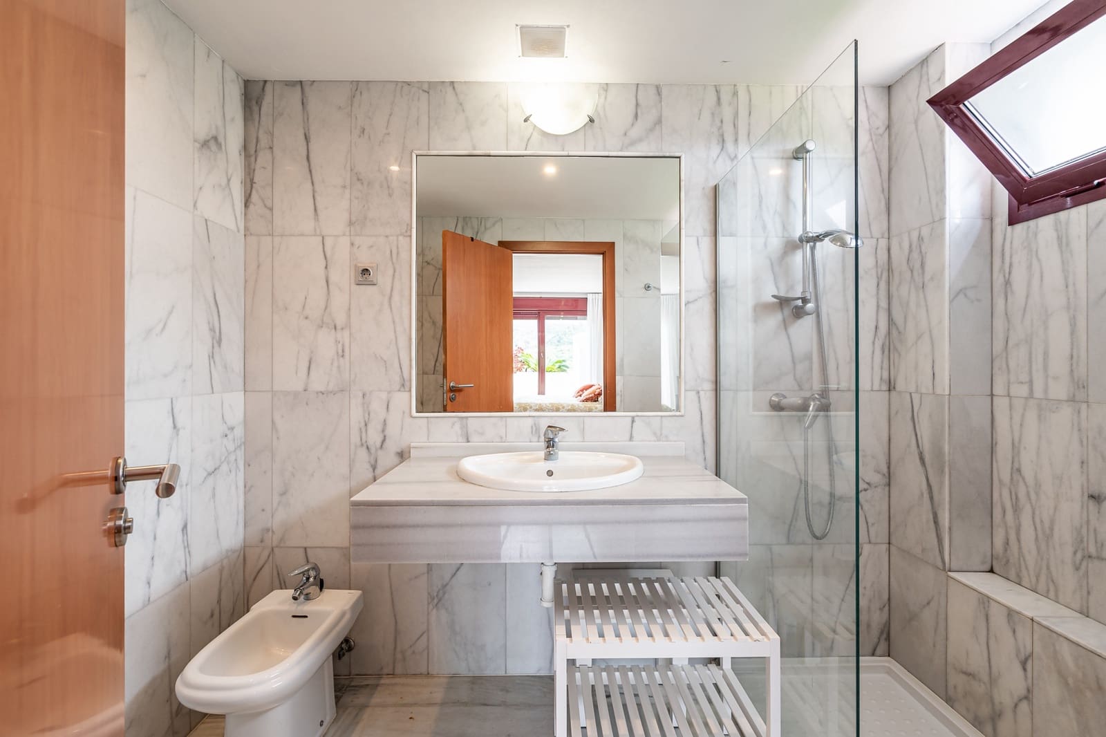 2 bedroom Apartment for sale in Benahavis with pool garage - € 355,000 (Ref: 8935186)