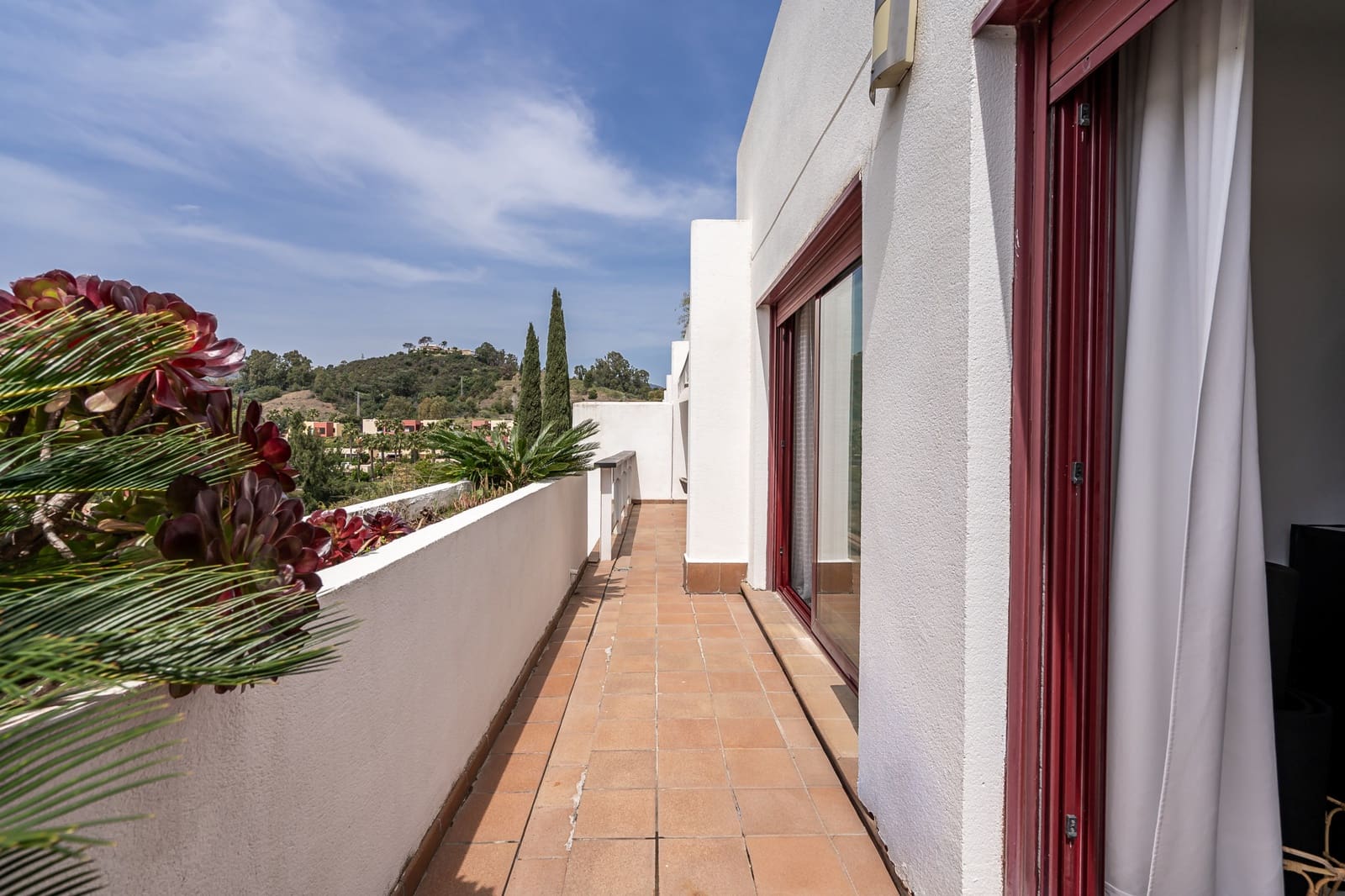 2 bedroom Apartment for sale in Benahavis with pool garage - € 355,000 (Ref: 8935186)