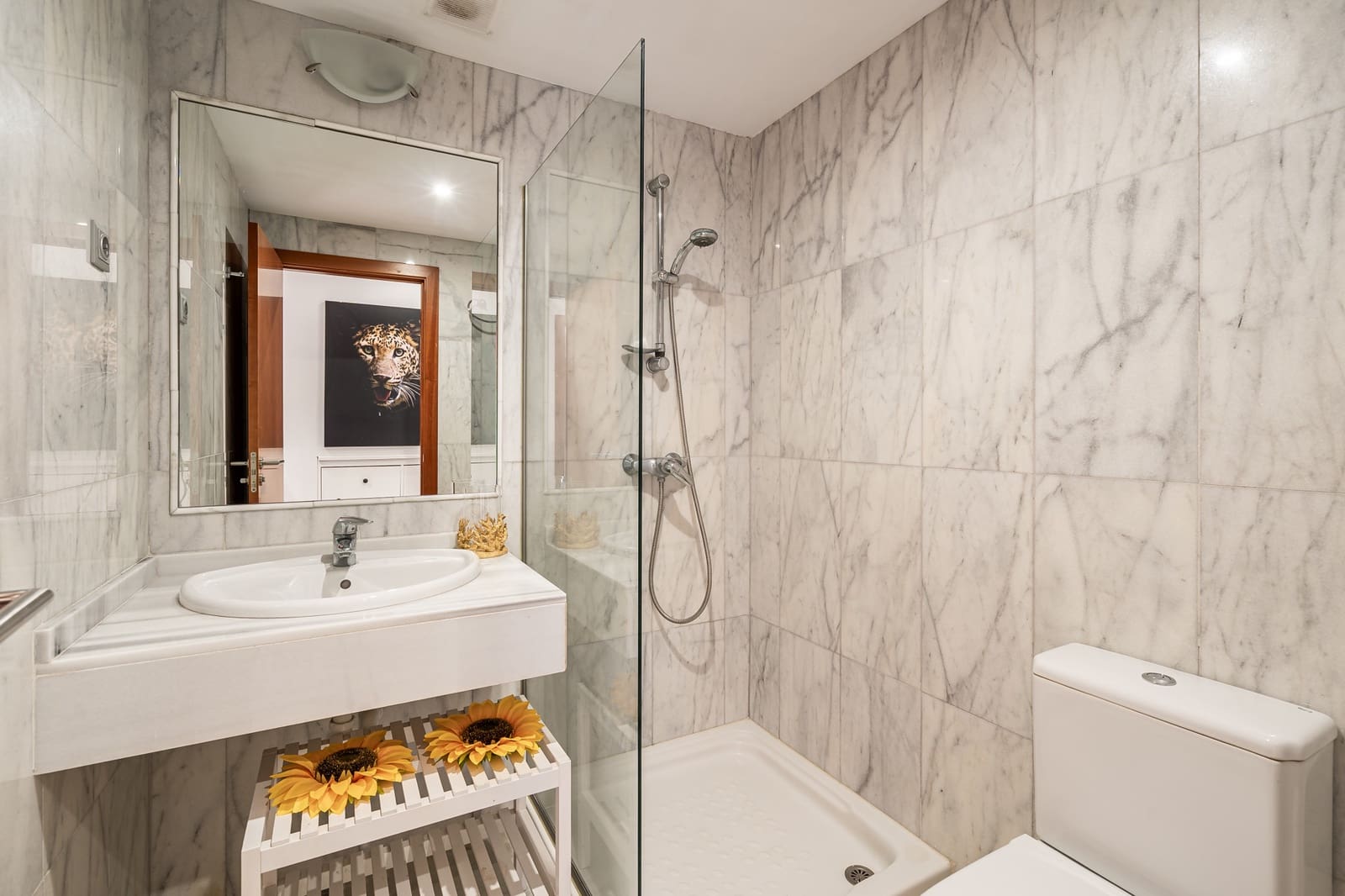 2 bedroom Apartment for sale in Benahavis with pool garage - € 355,000 (Ref: 8935186)