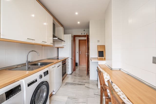 2 soverom Leilighet til salgs i Benahavís med svømmebasseng garasje - € 355 000 (Ref: 8935186)