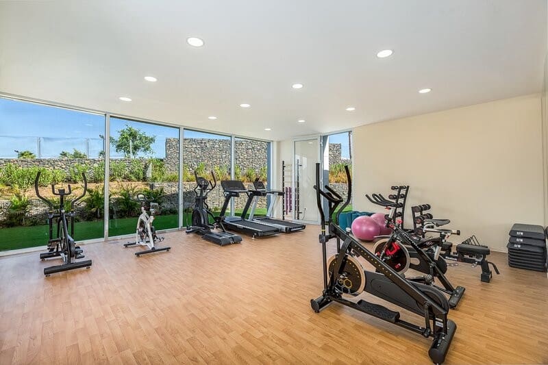 2 sypialnia Apartament na sprzedaż w Estepona z basenem garażem - 1 095 000 € (Ref: 9048639)