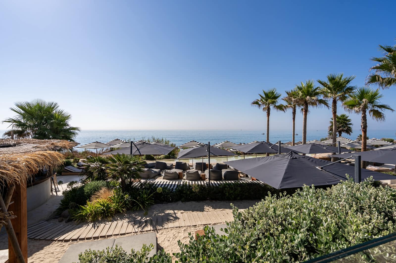 2 sypialnia Apartament na sprzedaż w Estepona z basenem garażem - 1 095 000 € (Ref: 9048639)