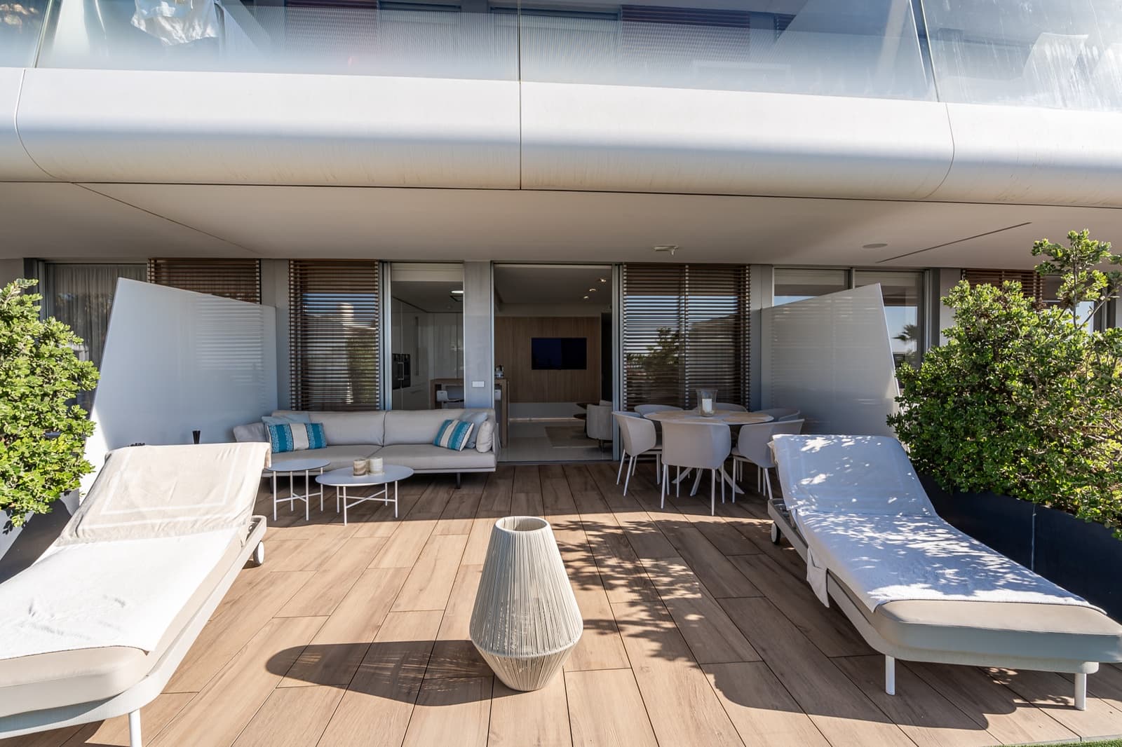 2 sypialnia Apartament na sprzedaż w Estepona z basenem garażem - 1 095 000 € (Ref: 9048639)