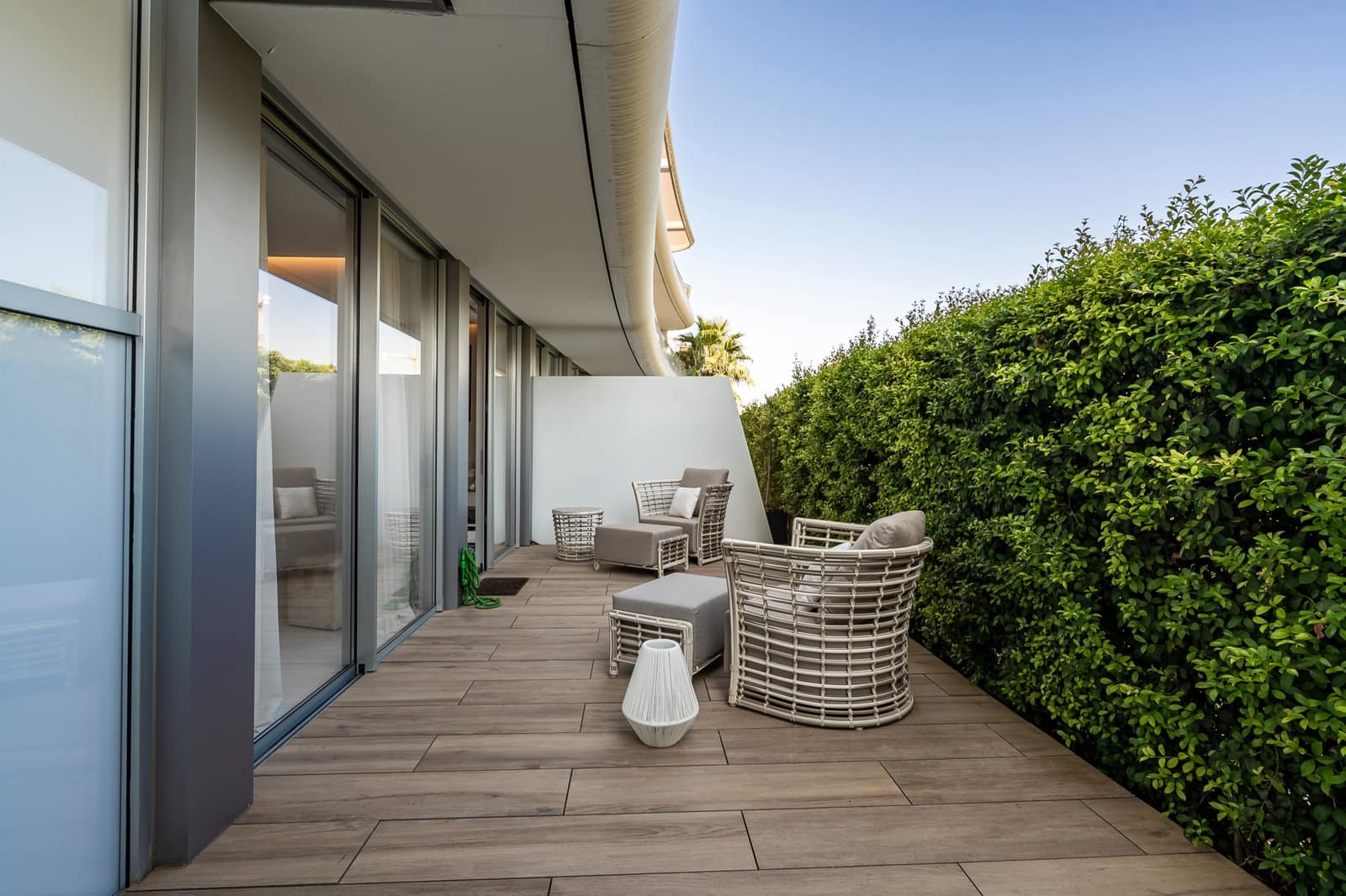 2 soverom Leilighet til salgs i Estepona med svømmebasseng garasje - € 1 095 000 (Ref: 9048639)