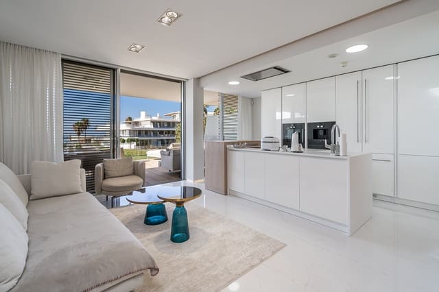 Apartamento de 2 habitaciones en Guadalobón, Estepona en venta con piscina garaje - 1.095.000 € (Ref: 9048639)