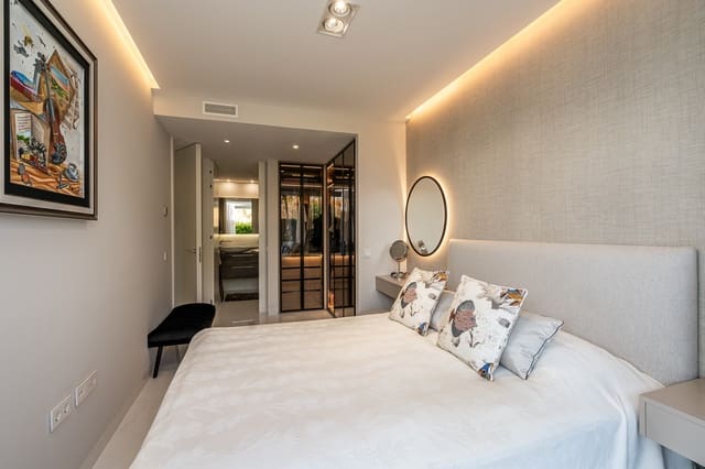 Apartamento de 2 habitaciones en Guadalobón, Estepona en venta con piscina garaje - 1.095.000 € (Ref: 9048639)