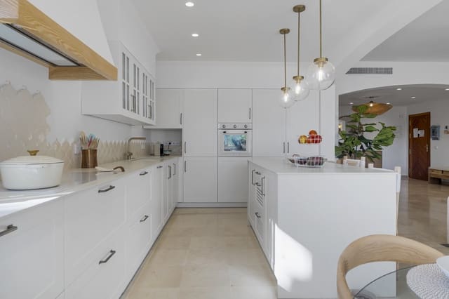 4 Zimmer Penthouse zu verkaufen in Estepona mit Pool Garage - 1.350.000 € (Ref: 9059270)