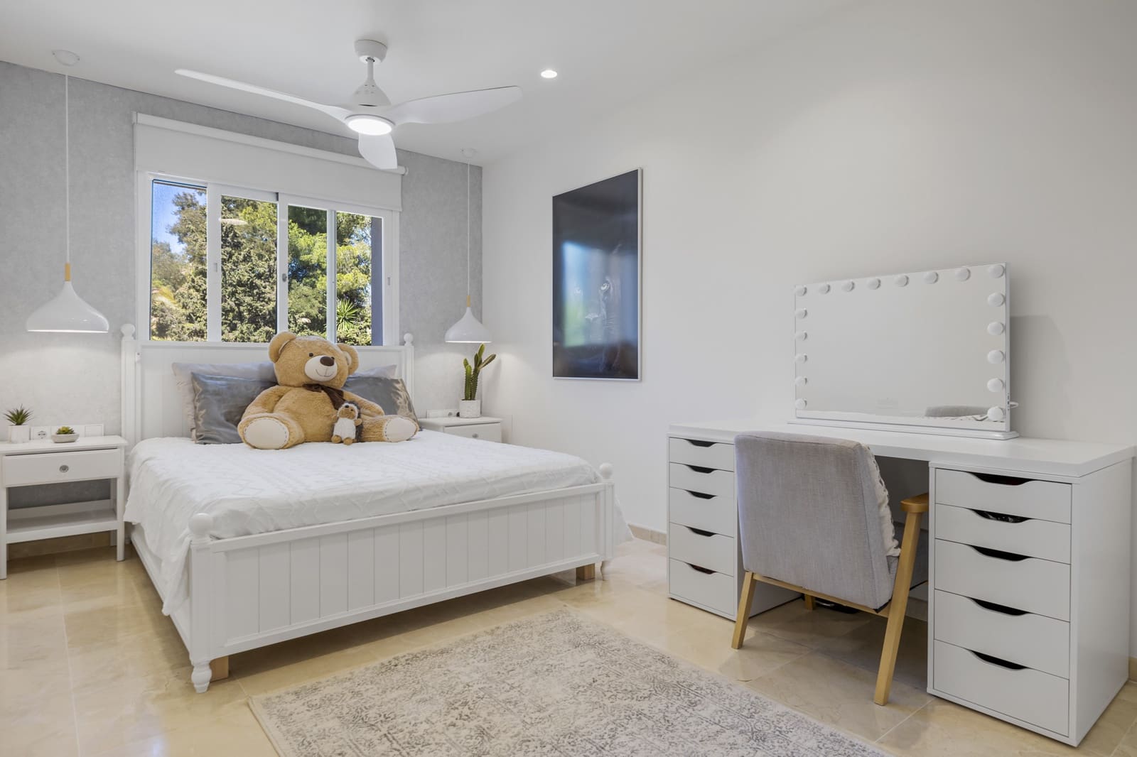 4 bedroom Penthouse for sale in Estepona with pool garage - € 1,350,000 (Ref: 9059270)