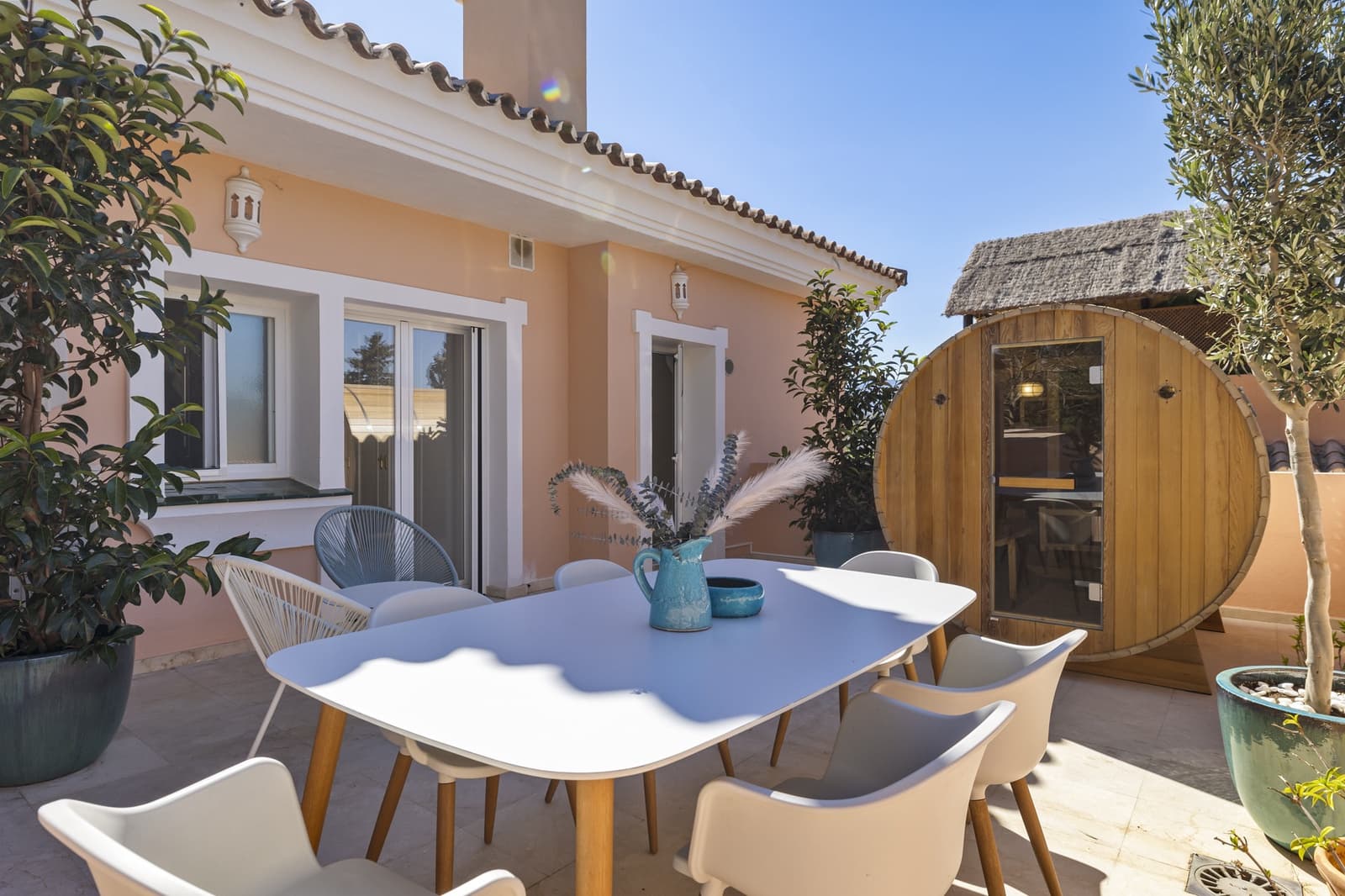 4 bedroom Penthouse for sale in Estepona with pool garage - € 1,350,000 (Ref: 9059270)