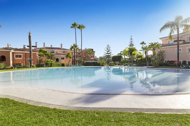4 Zimmer Penthouse zu verkaufen in Estepona mit Pool Garage - 1.350.000 € (Ref: 9059270)