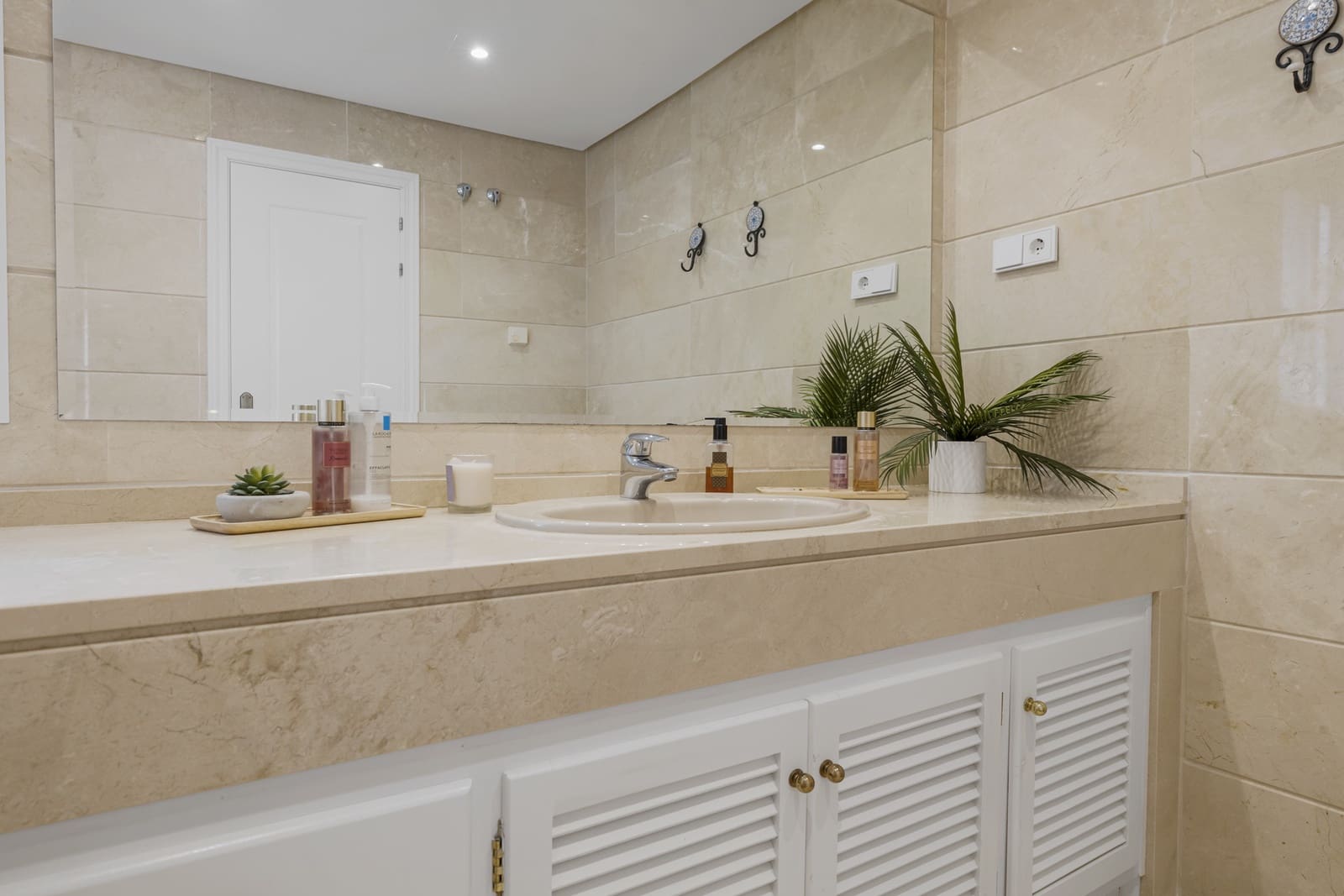 4 bedroom Penthouse for sale in Estepona with pool garage - € 1,150,000 (Ref: 9059270)