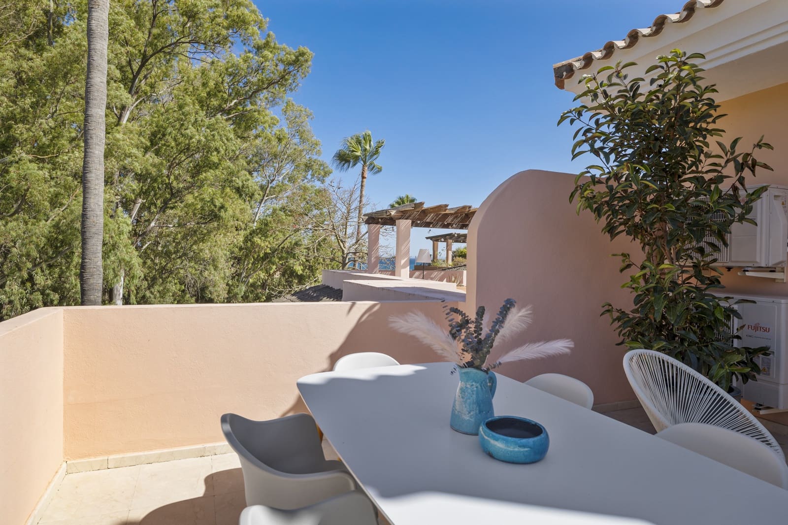 4 bedroom Penthouse for sale in Estepona with pool garage - € 1,150,000 (Ref: 9059270)