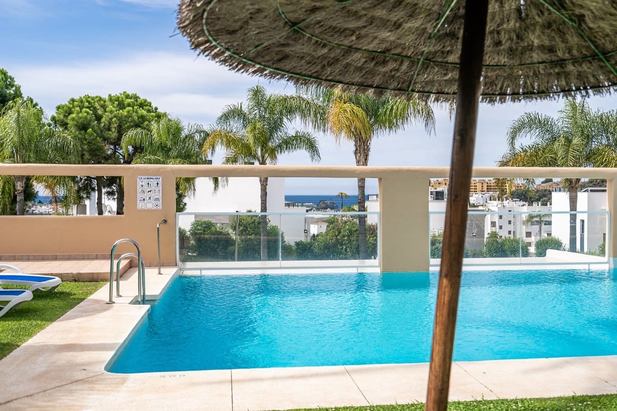 2 makuuhuone Huoneisto myytävänä paikassa Estepona mukana uima-altaan 
autotalli - 349 000 € (Ref: 9173358)