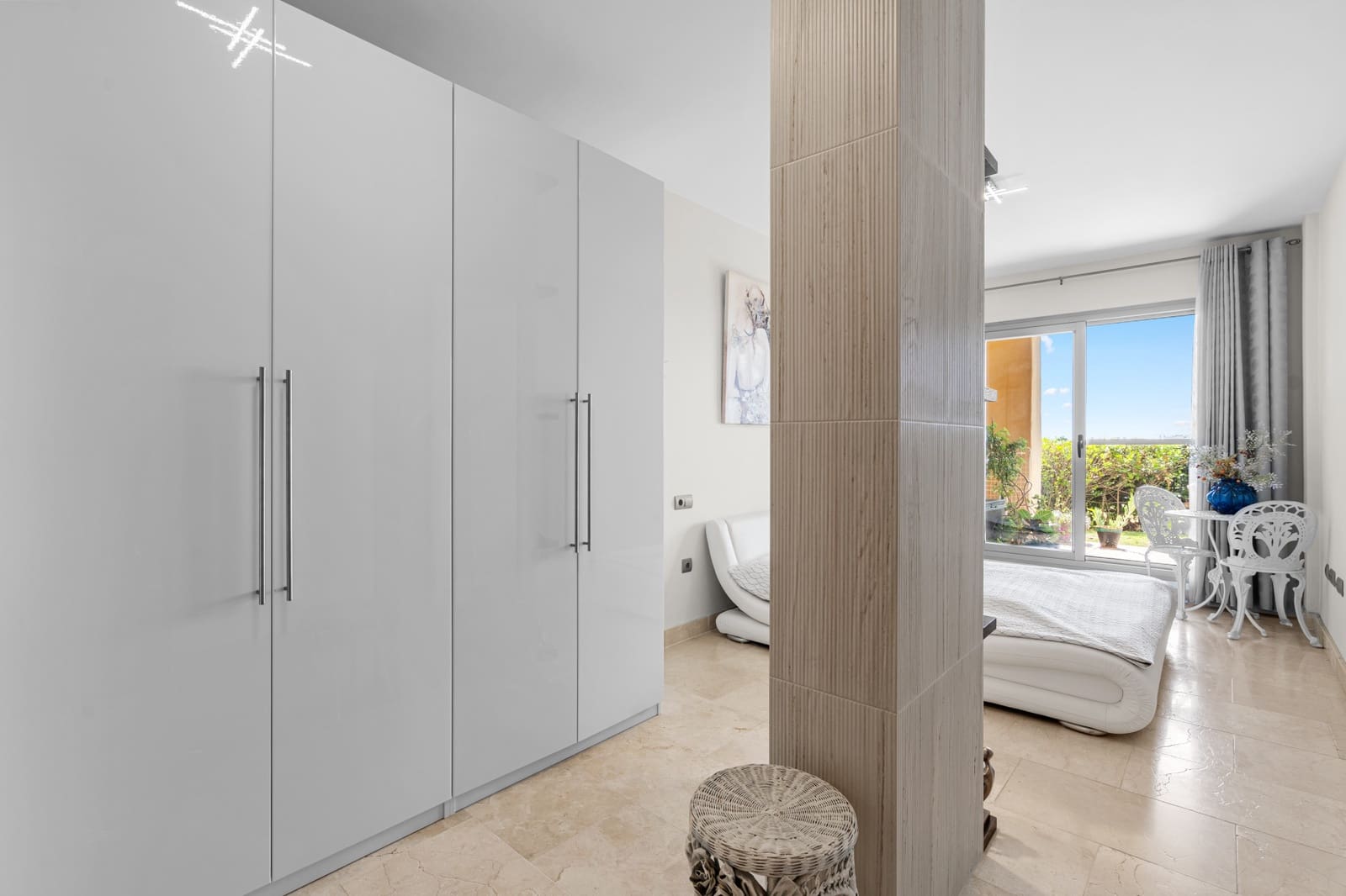 2 makuuhuone Huoneisto myytävänä paikassa Estepona mukana uima-altaan 
autotalli - 349 000 € (Ref: 9173358)