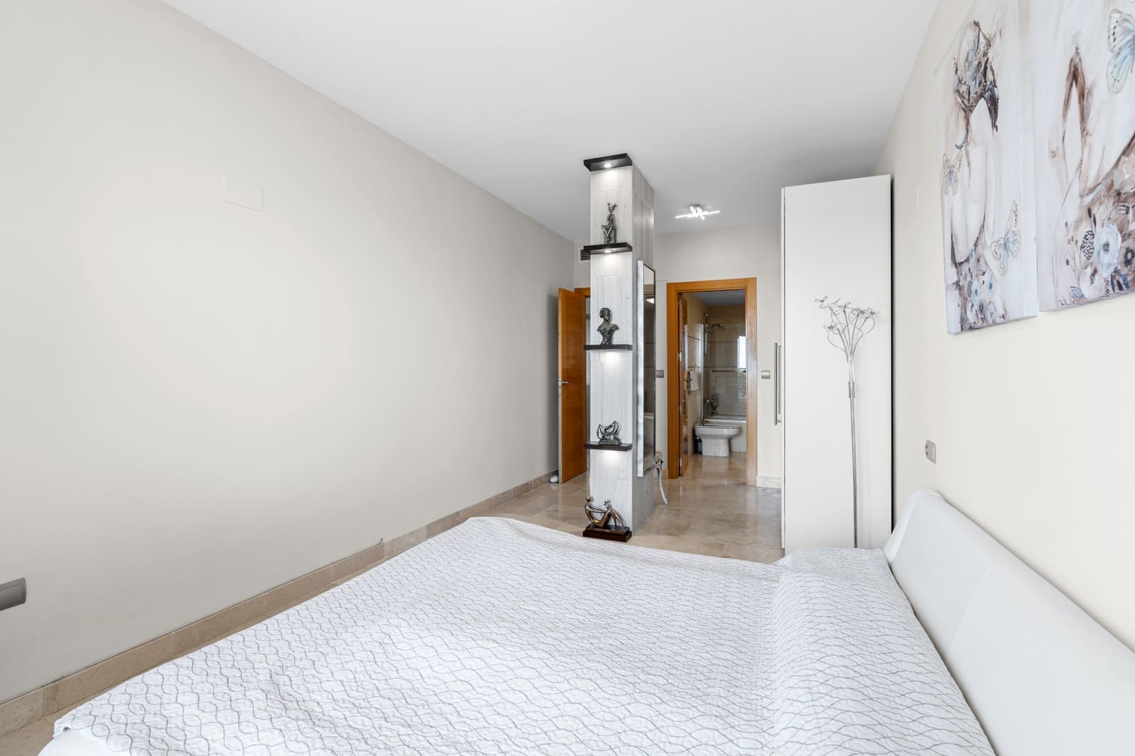 2 makuuhuone Huoneisto myytävänä paikassa Estepona mukana uima-altaan 
autotalli - 349 000 € (Ref: 9173358)