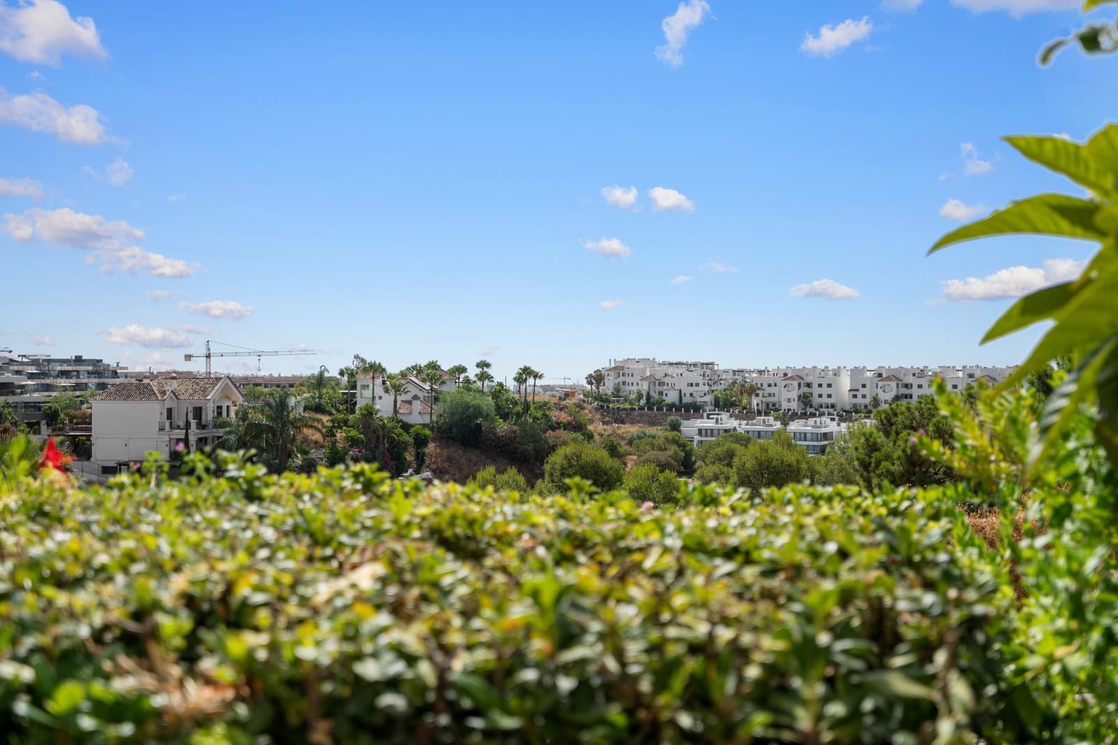 2 makuuhuone Huoneisto myytävänä paikassa Estepona mukana uima-altaan 
autotalli - 349 000 € (Ref: 9173358)