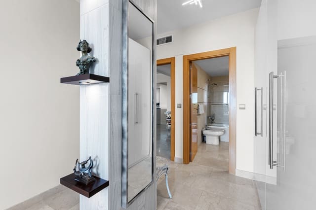 2 makuuhuone Huoneisto myytävänä paikassa La Concha - Resina Golf, Estepona mukana uima-altaan 
autotalli - 349 000 € (Ref: 9173358)