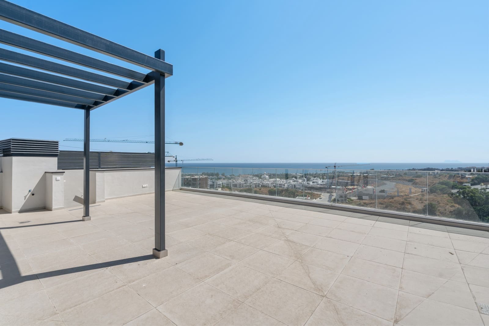 2 quarto Penthouse para venda em New Golden Mile com piscina garagem - 910 000 € (Ref: 9192199)