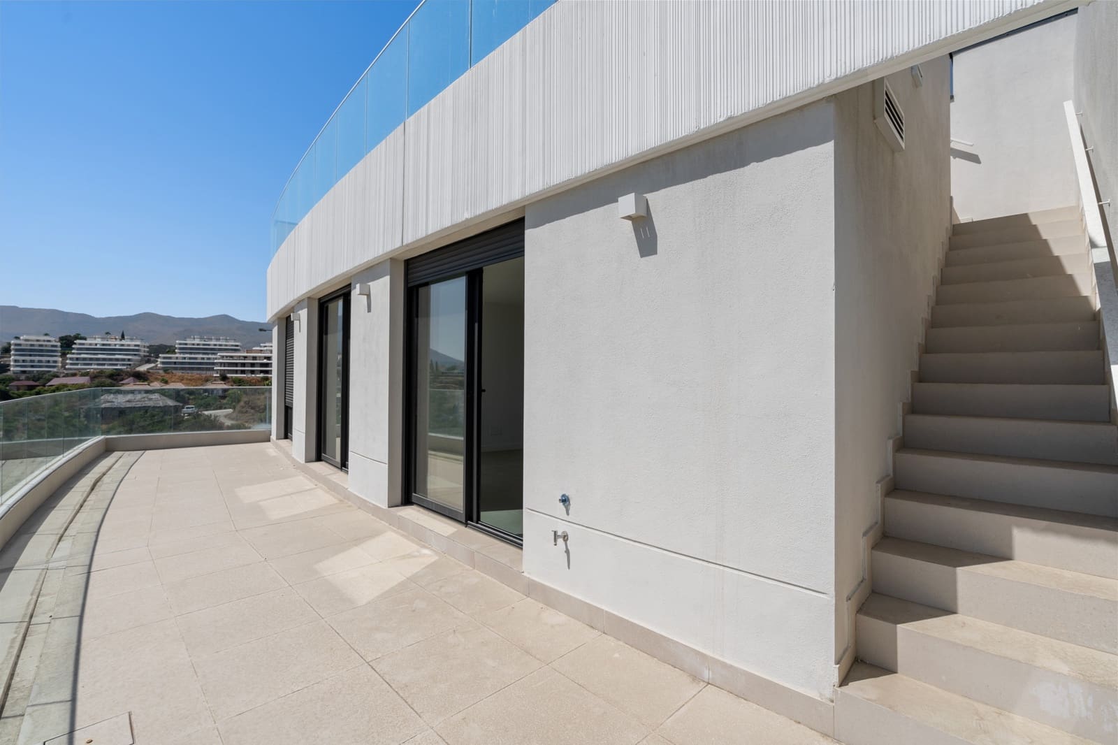 2 quarto Penthouse para venda em New Golden Mile com piscina garagem - 910 000 € (Ref: 9192199)