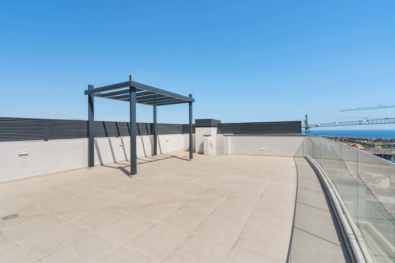 2 quarto Penthouse para venda em New Golden Mile com piscina garagem - 910 000 € (Ref: 9192199)