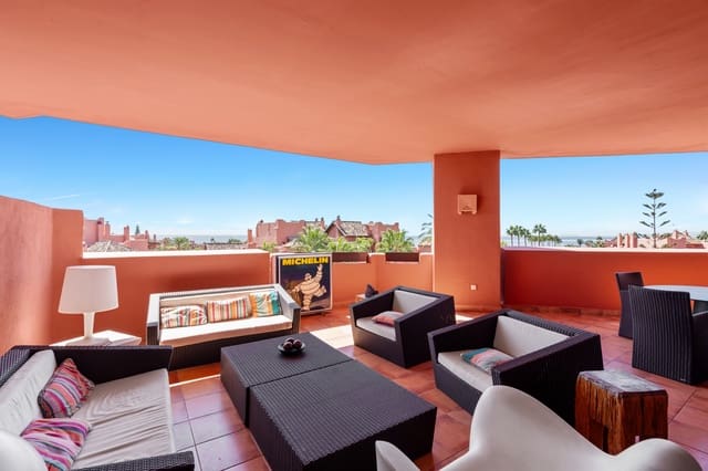 3 makuuhuone Huoneisto myytävänä paikassa Estepona mukana uima-altaan 
autotalli - 1 170 000 € (Ref: 9219859)