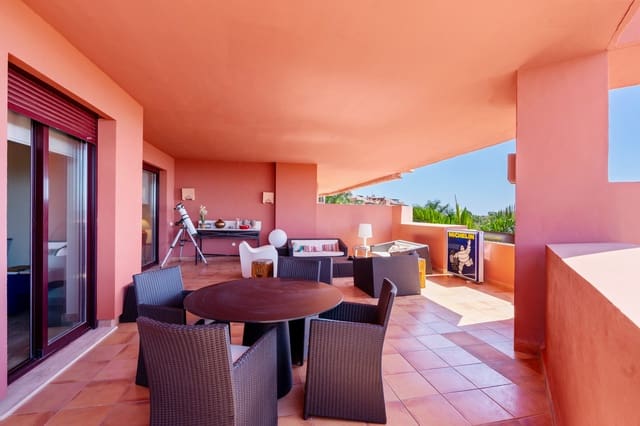 3 makuuhuone Huoneisto myytävänä paikassa Estepona mukana uima-altaan 
autotalli - 1 170 000 € (Ref: 9219859)