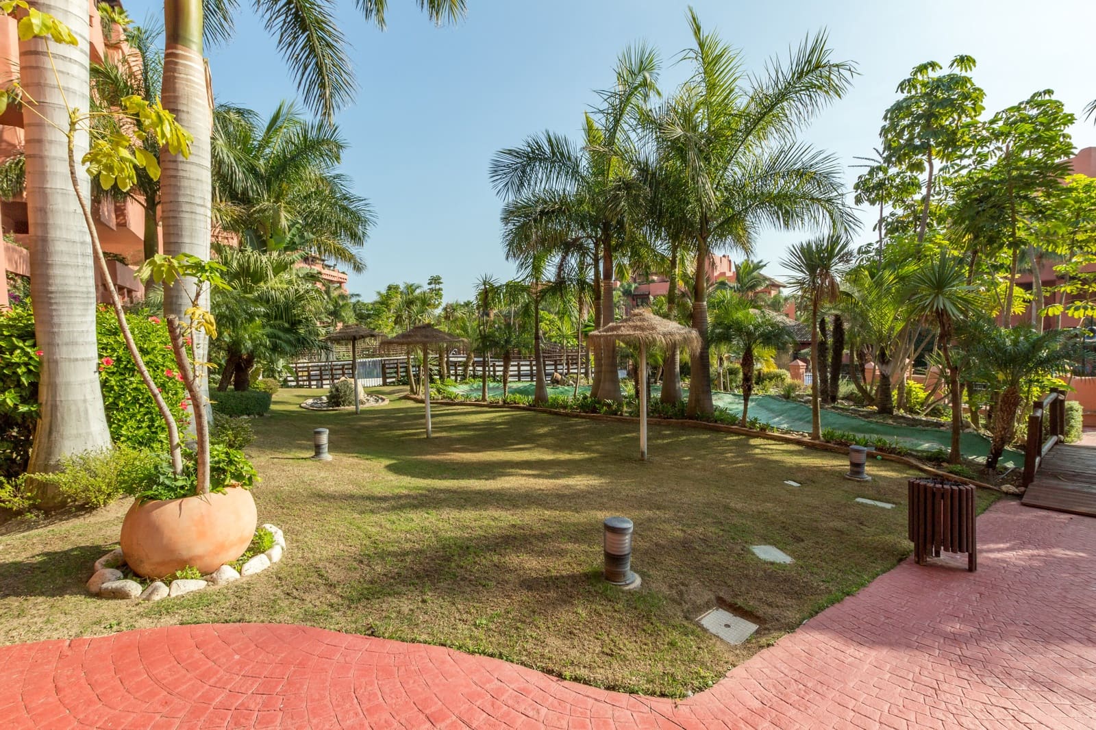 3 makuuhuone Huoneisto myytävänä paikassa Estepona mukana uima-altaan 
autotalli - 1 170 000 € (Ref: 9219859)