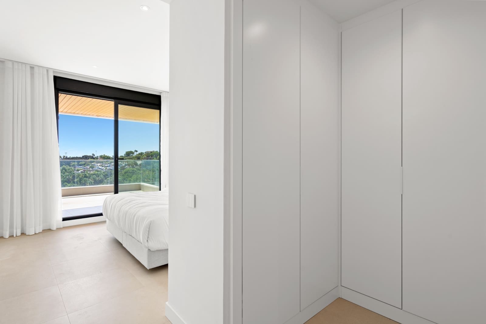 2 quarto Apartamento para venda em New Golden Mile com piscina garagem - 740 000 € (Ref: 9228459)