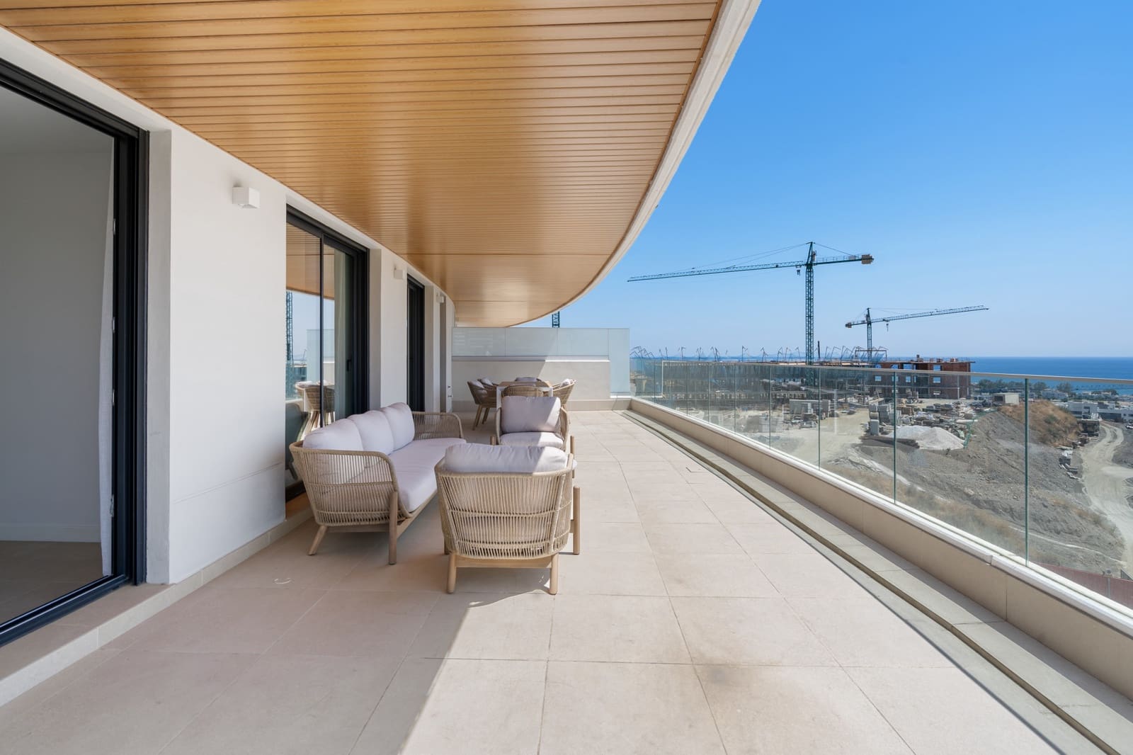 2 quarto Apartamento para venda em New Golden Mile com piscina garagem - 740 000 € (Ref: 9228459)