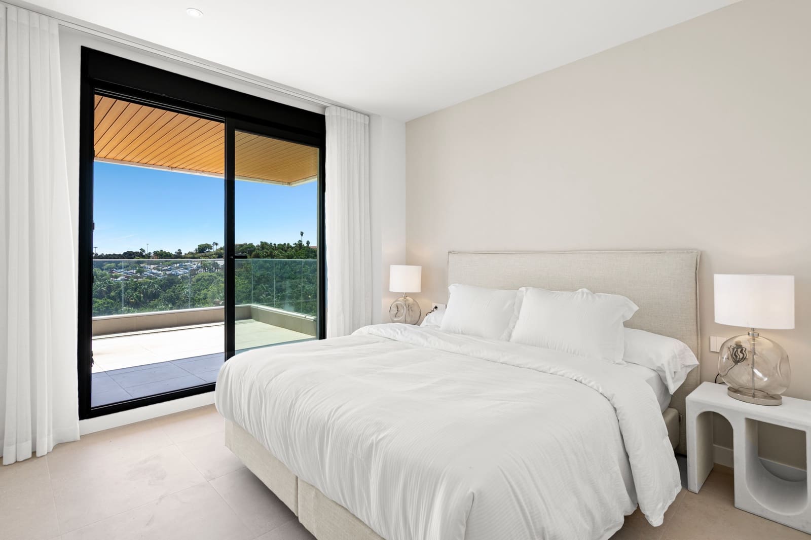 2 quarto Apartamento para venda em New Golden Mile com piscina garagem - 740 000 € (Ref: 9228459)