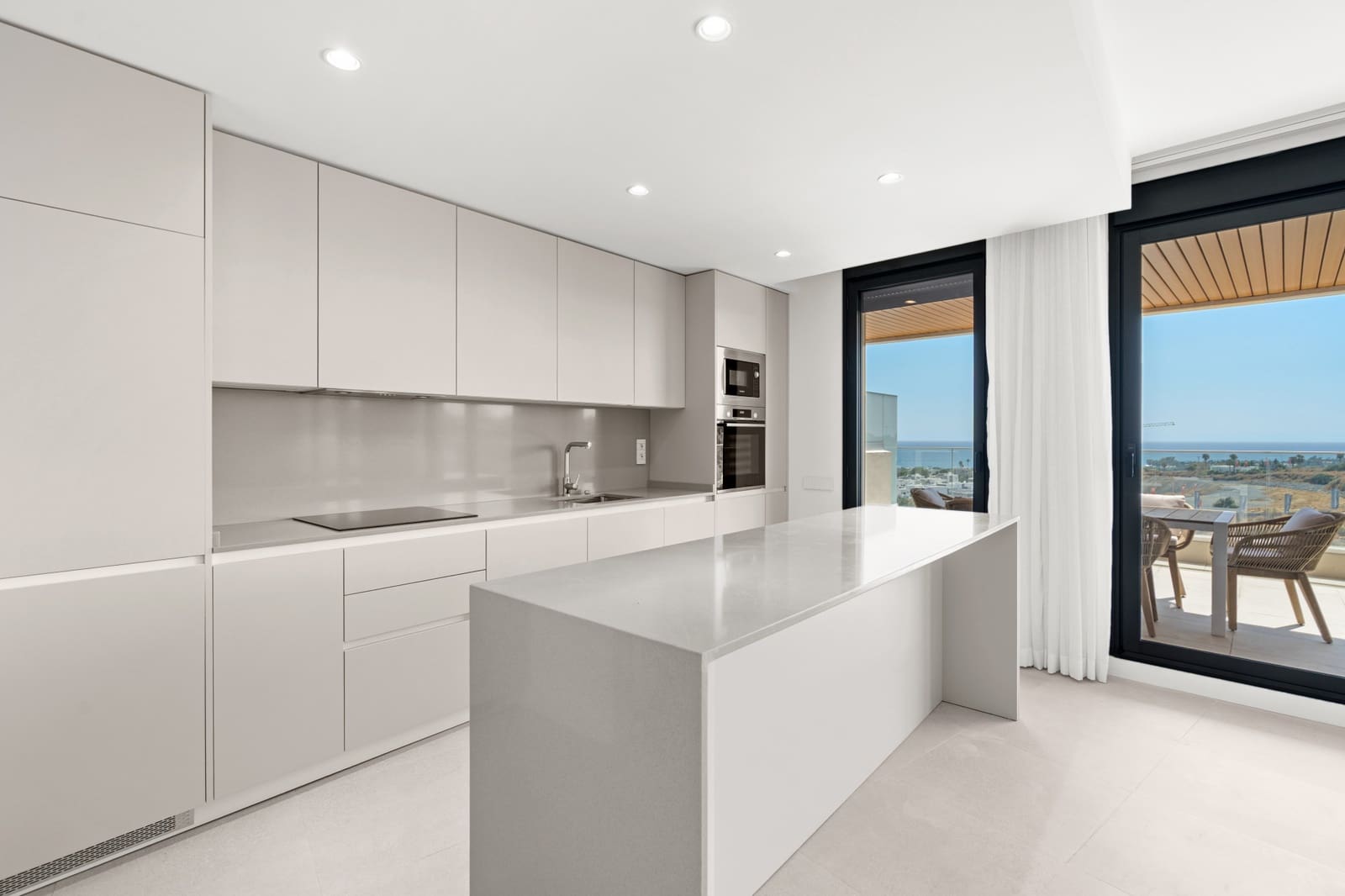 2 sypialnia Apartament na sprzedaż w New Golden Mile z basenem garażem - 740 000 € (Ref: 9228459)