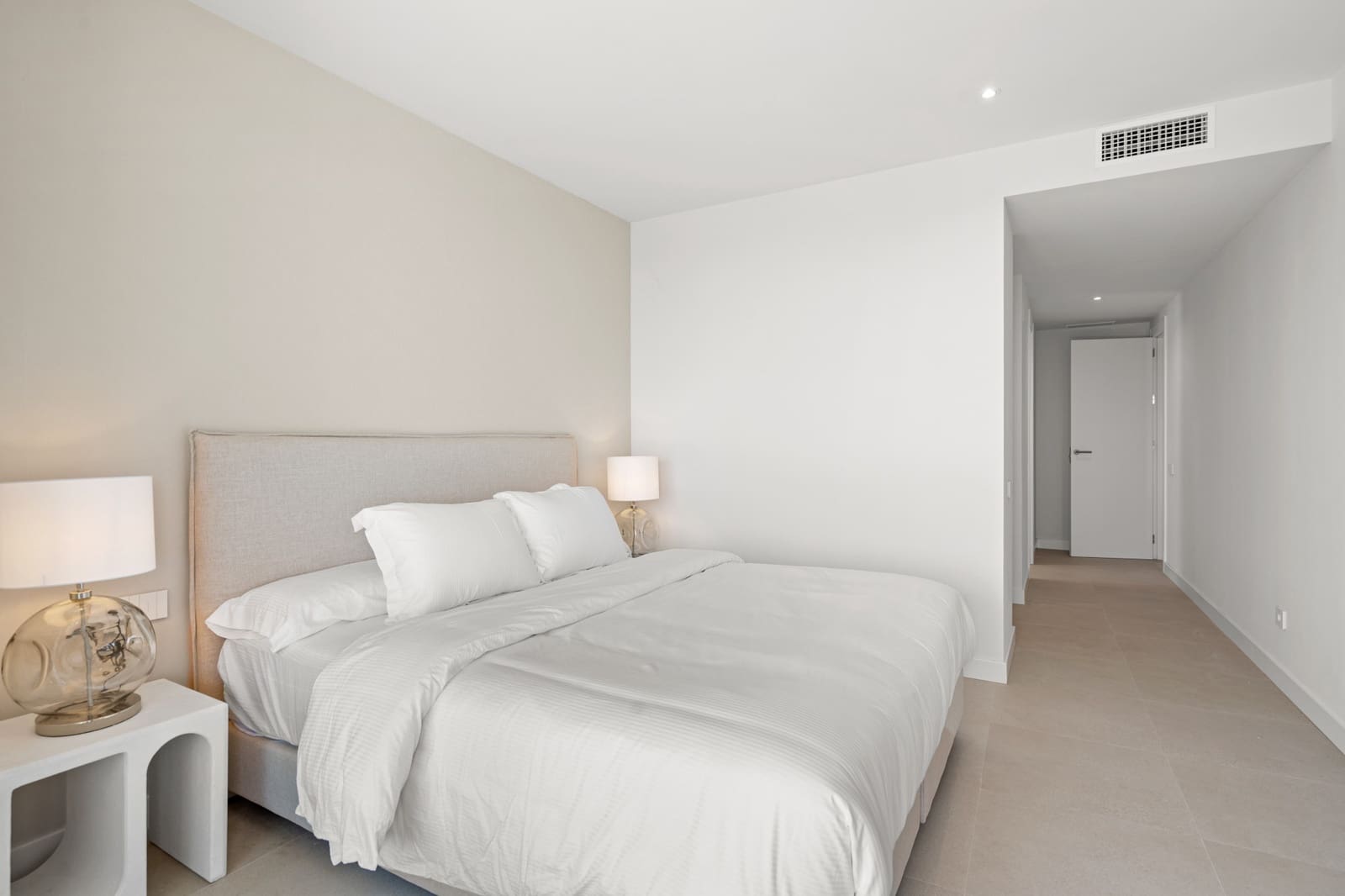 2 sypialnia Apartament na sprzedaż w New Golden Mile z basenem garażem - 740 000 € (Ref: 9228459)