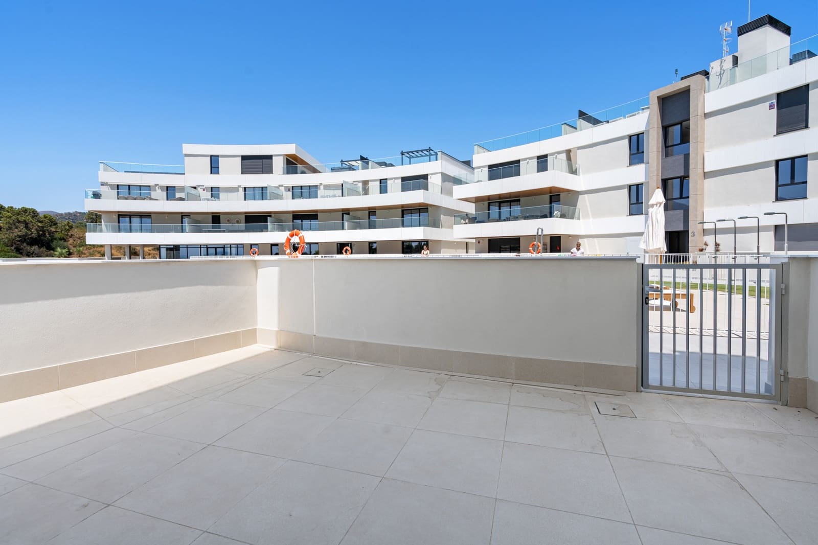 2 sypialnia Apartament na sprzedaż w New Golden Mile z basenem garażem - 740 000 € (Ref: 9228459)