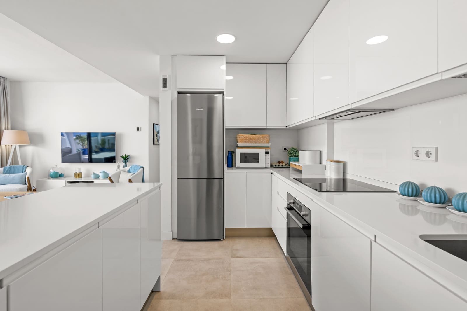 4 bedroom Penthouse for sale in Estepona with pool garage - € 1,195,000 (Ref: 9232524)