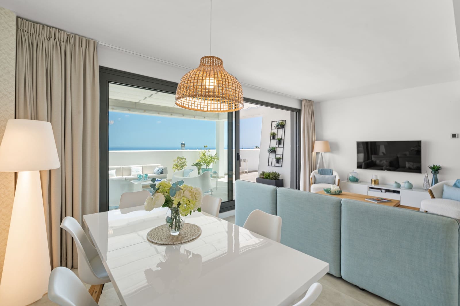 4 bedroom Penthouse for sale in Estepona with pool garage - € 1,195,000 (Ref: 9232524)