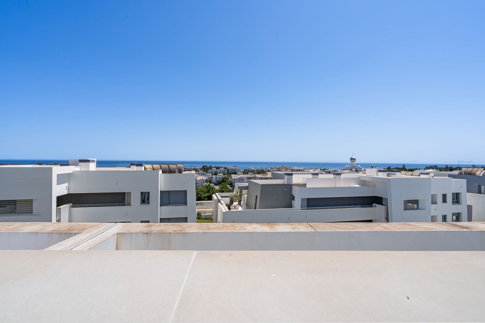 4 bedroom Penthouse for sale in Estepona with pool garage - € 1,195,000 (Ref: 9232524)
