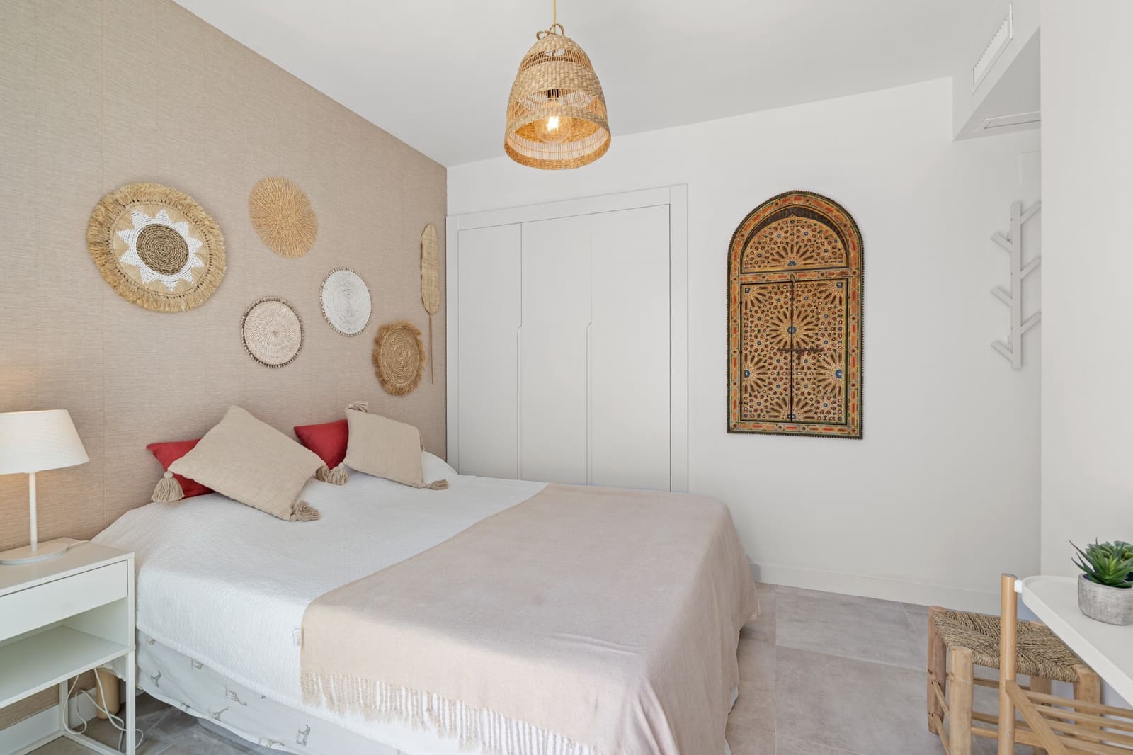 4 bedroom Penthouse for sale in Estepona with pool garage - € 1,195,000 (Ref: 9232524)