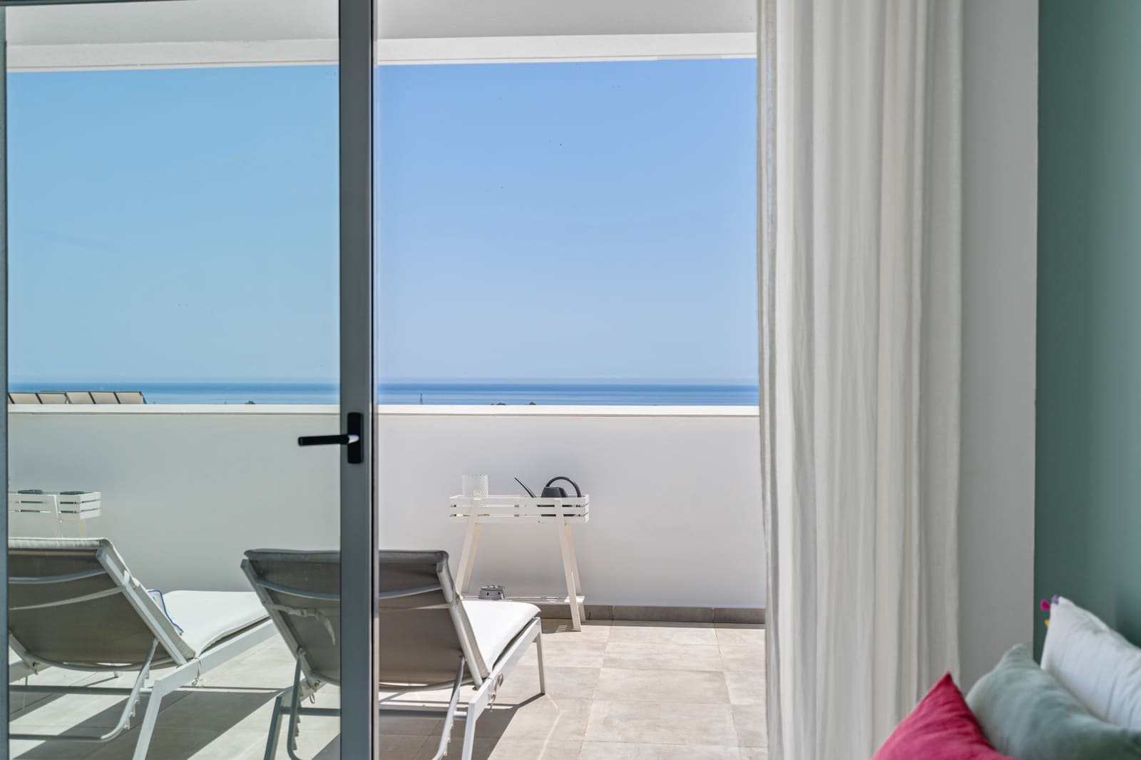 4 bedroom Penthouse for sale in Estepona with pool garage - € 1,195,000 (Ref: 9232524)