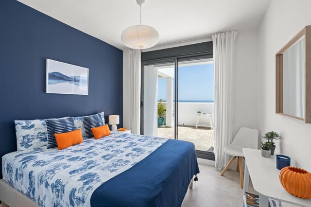 4 bedroom Penthouse for sale in Estepona with pool garage - € 1,195,000 (Ref: 9232524)