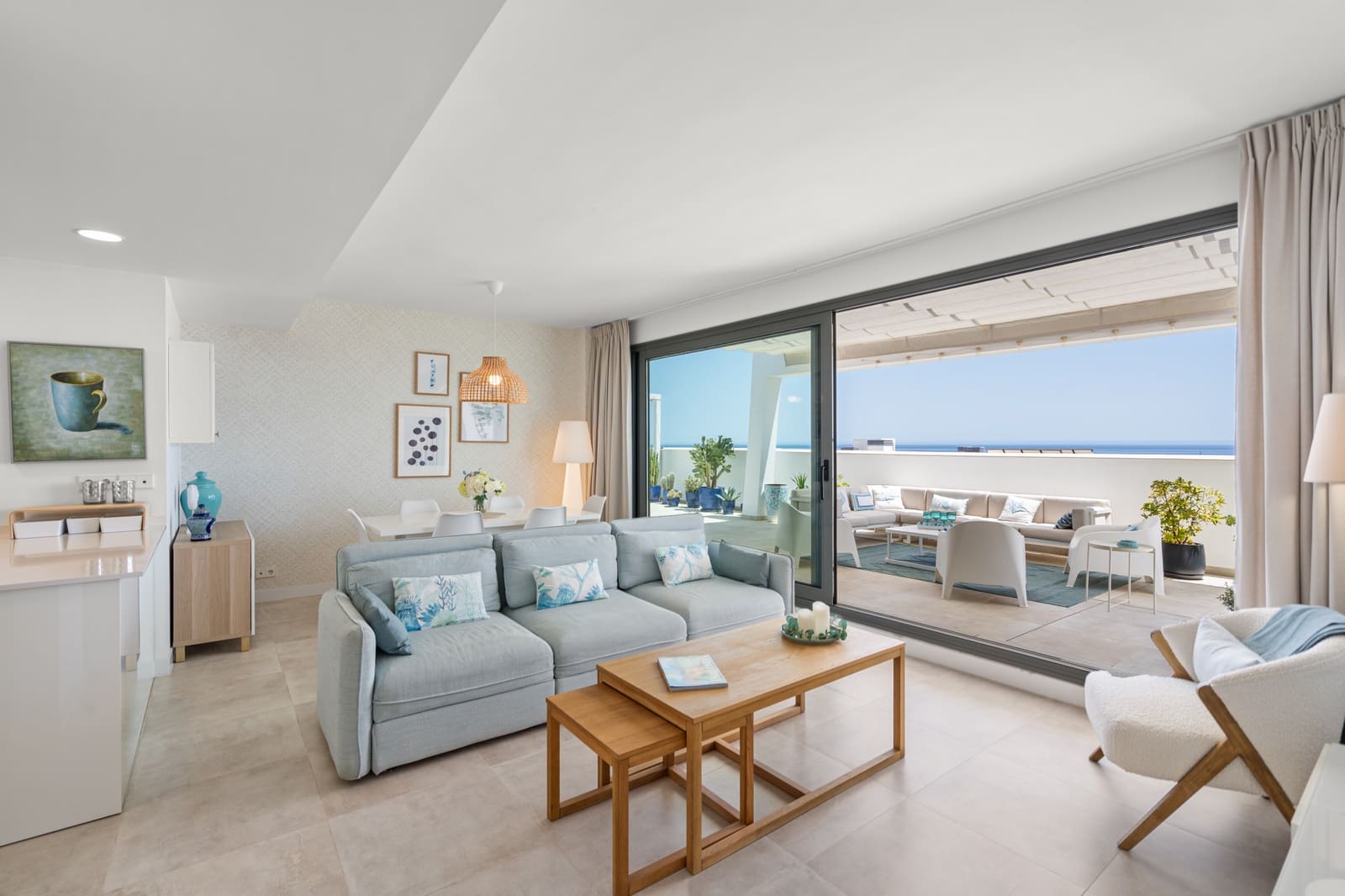 4 bedroom Penthouse for sale in Estepona with pool garage - € 1,195,000 (Ref: 9232524)