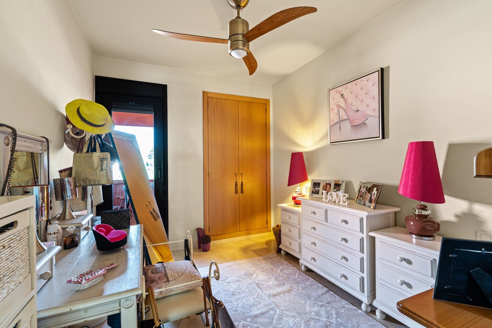 Apartamento de 3 habitaciones en Estepona en venta con piscina garaje - 585.000 € (Ref: 9236388)