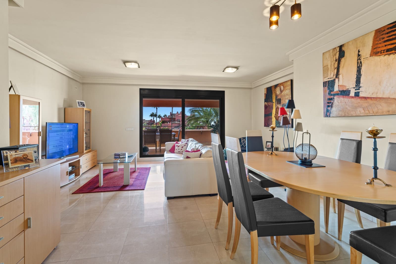 Apartamento de 3 habitaciones en Estepona en venta con piscina garaje - 585.000 € (Ref: 9236388)