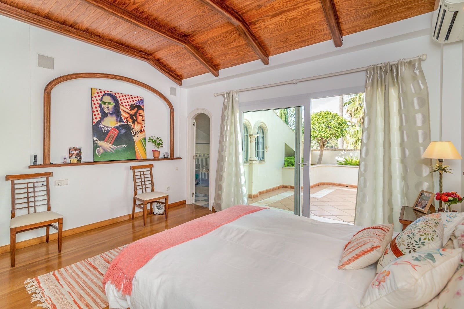 6 bedroom Villa for sale in Marbella with pool garage - € 2,750,000 (Ref: 9262448)