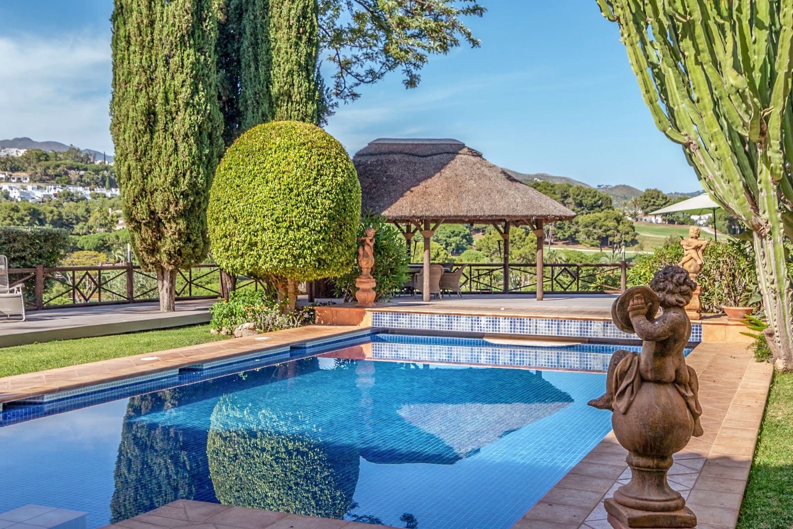 6 bedroom Villa for sale in Marbella with pool garage - € 2,750,000 (Ref: 9262448)