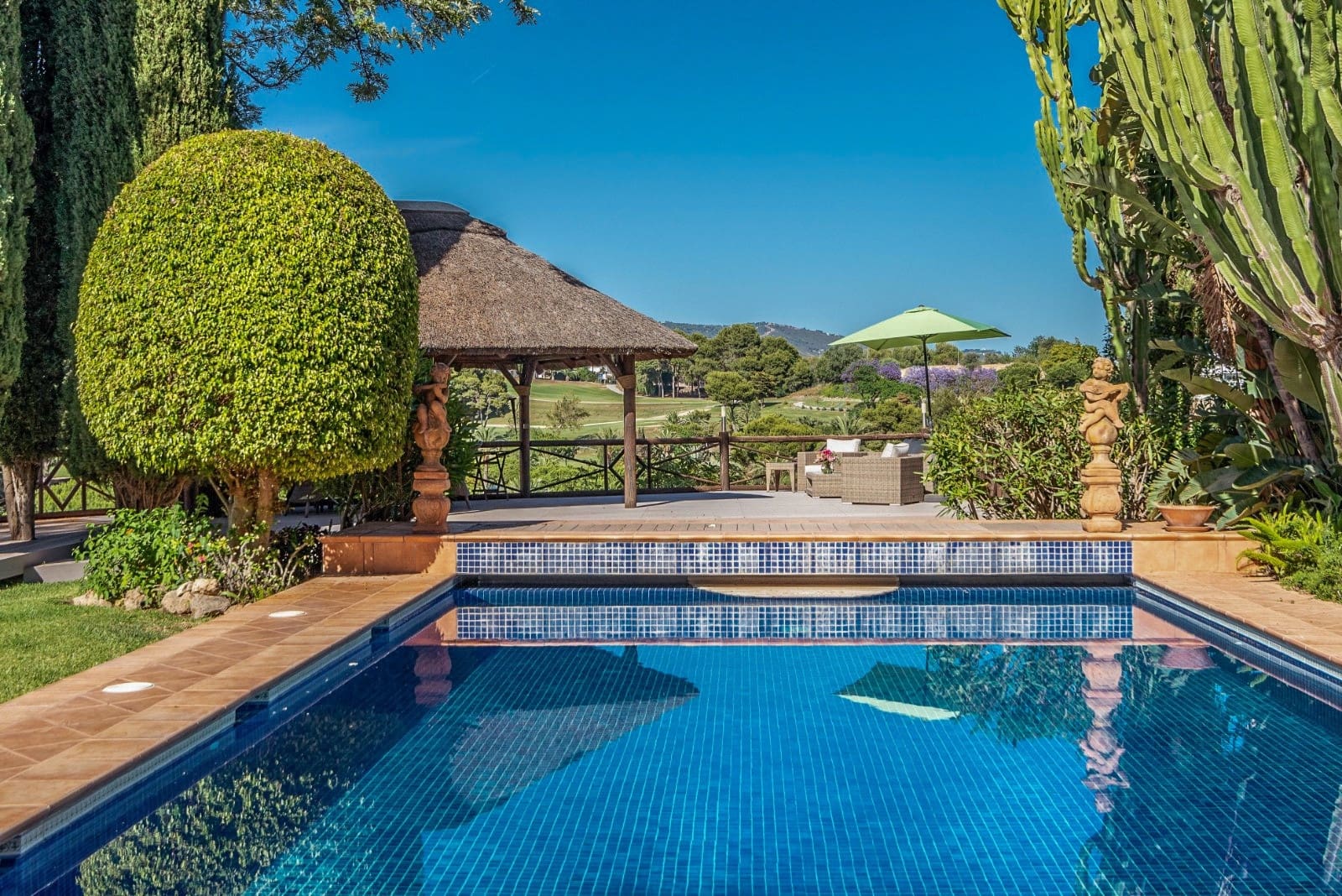 6 bedroom Villa for sale in Marbella with pool garage - € 2,750,000 (Ref: 9262448)