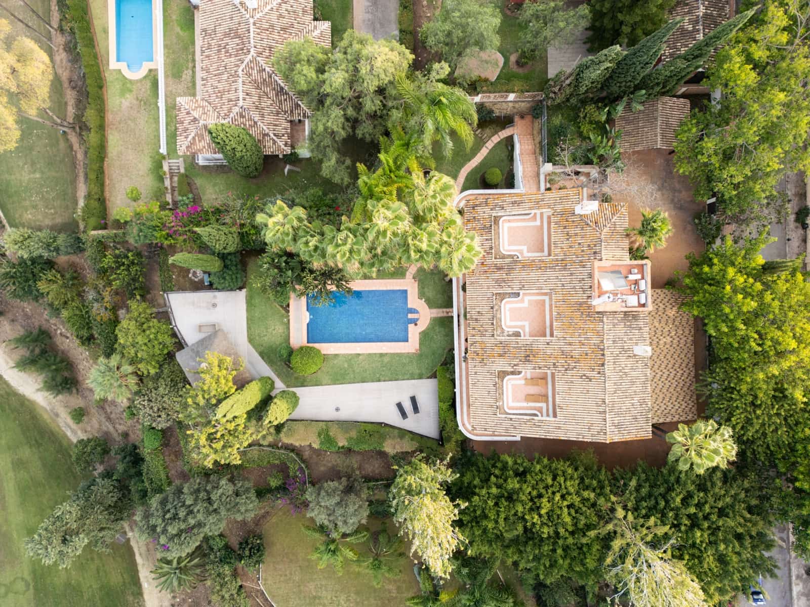 6 bedroom Villa for sale in Marbella with pool garage - € 2,750,000 (Ref: 9262448)