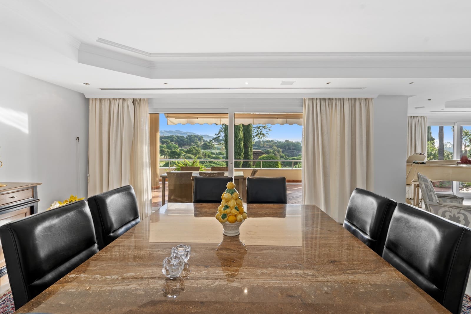 6 bedroom Villa for sale in Marbella with pool garage - € 2,750,000 (Ref: 9262448)