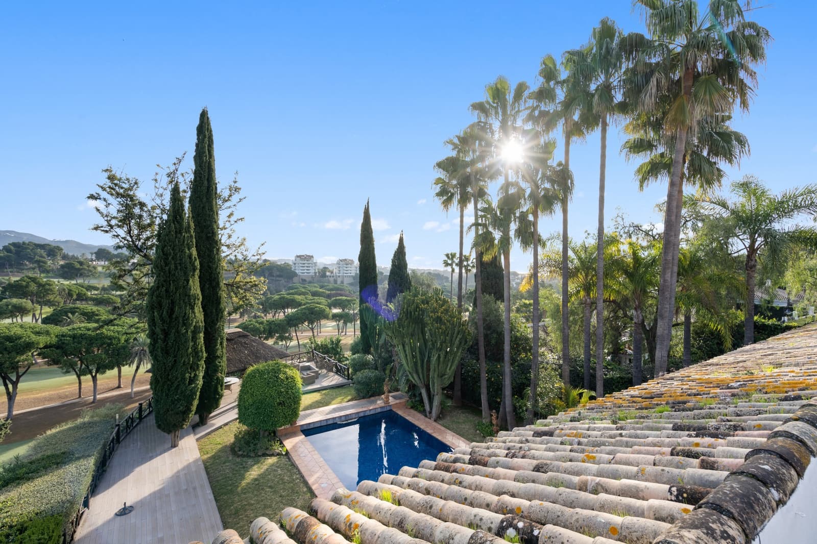 6 bedroom Villa for sale in Marbella with pool garage - € 2,750,000 (Ref: 9262448)